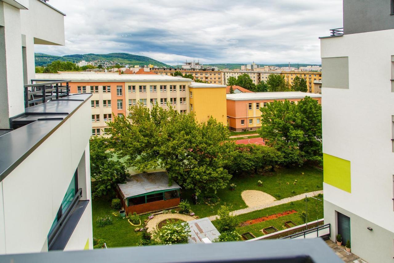 The Town Hall Residence -Welcome Home Apartment-Free Outdoor Parking-Ac Košice Exterior foto